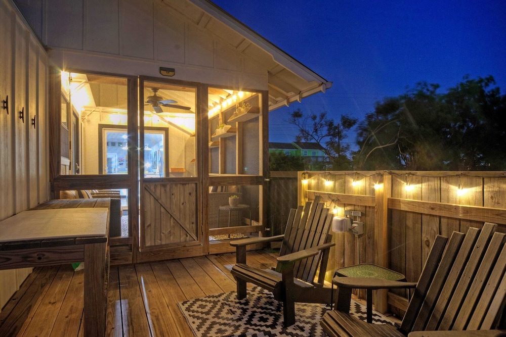 Simpatico by Avantstay Pool, Near Birding Center