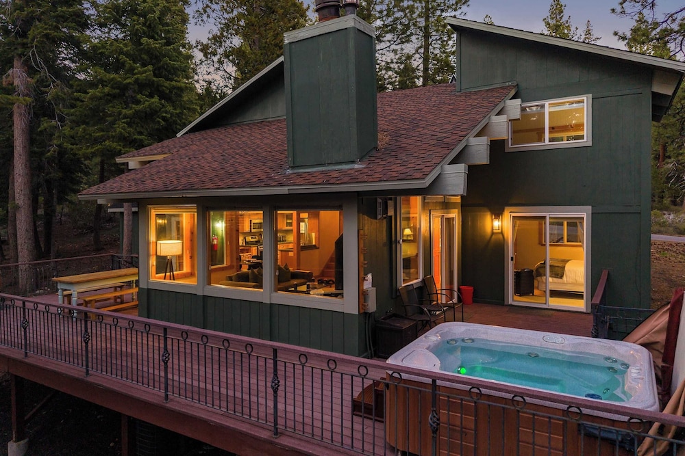 Year-round Tahoe Escape With Hot Tub & Outdoor Dining Timberline Haven by Avantstay