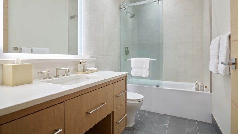 Contemporary 3 Bedroom Luxury Ski In, Ski Out Residence in Snowmass Base Village
