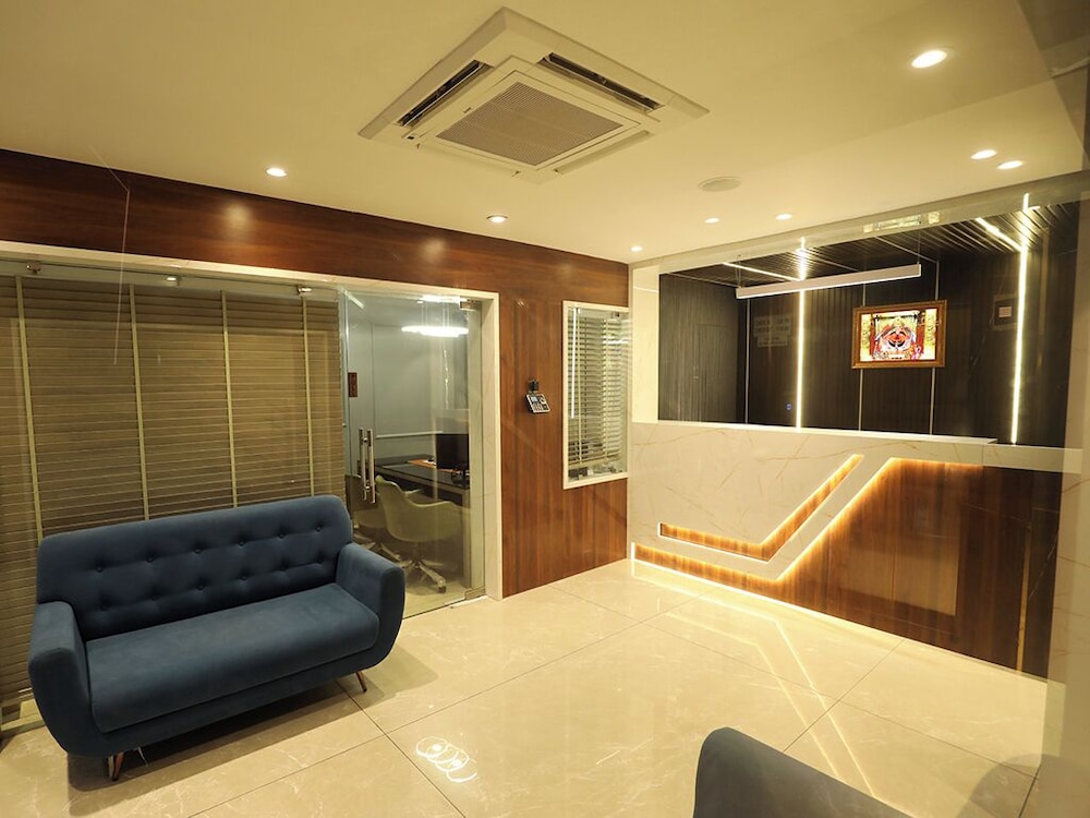 Geetanjali Hotel and Suites
