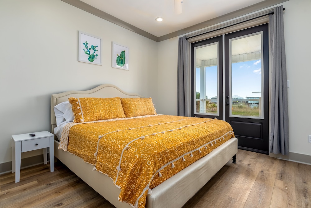Sandy Clam Iii - 2020 Bienville 6 Bedroom Home by RedAwning view 3