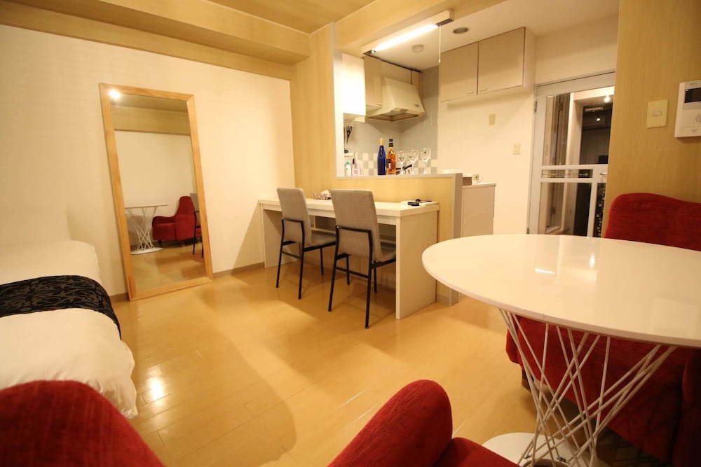F apt 202 Mickey House SHIBUYA SHINJUKU