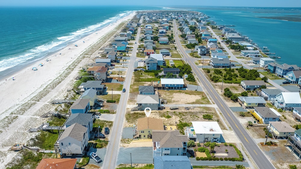 Mountains to Sea by Topsail Realty