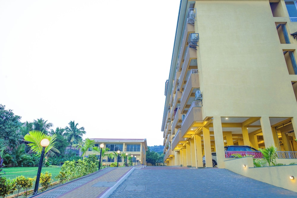Alaya Stays Veera Serina 3 BHK with Pool