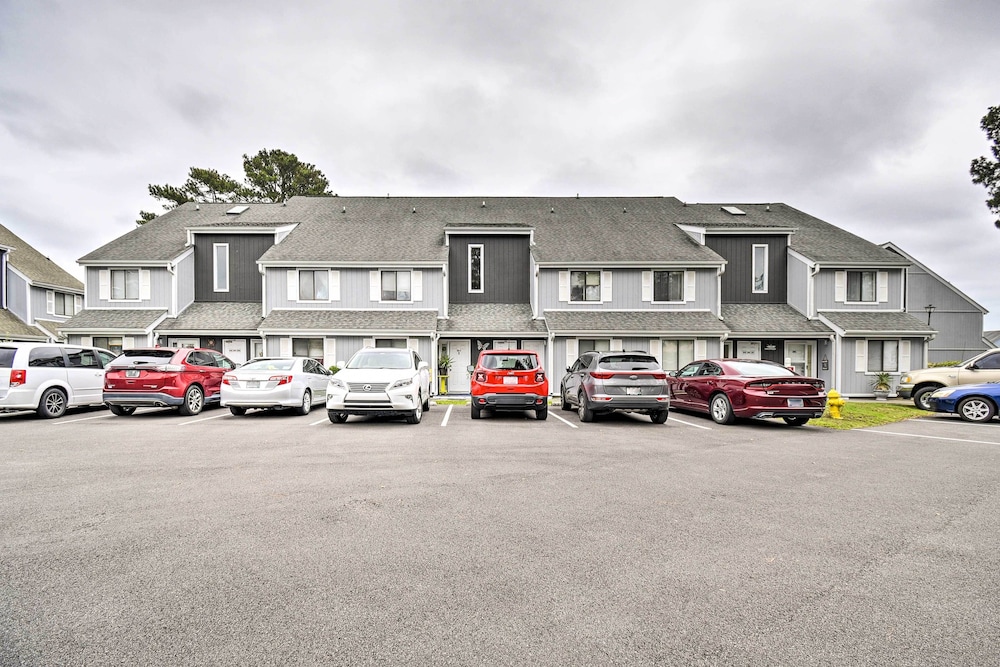 Baytree Golf Colony Studio ~ 5 Mi to Beach! view 3