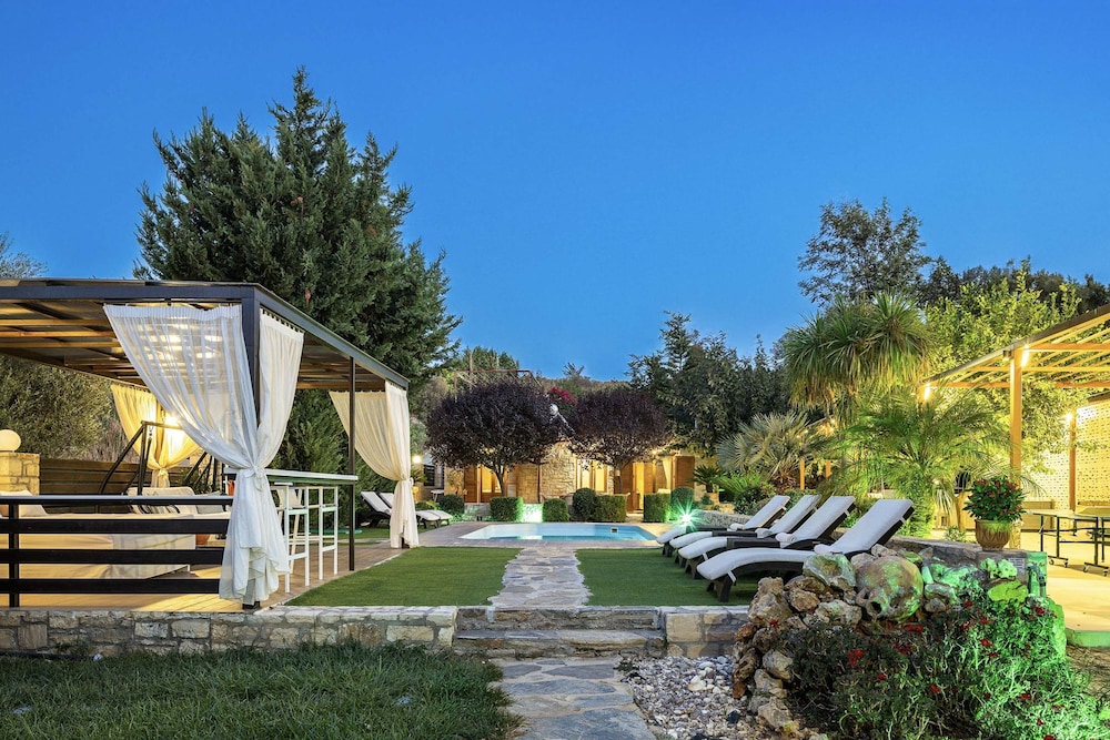 Maratho Villa - With Private Pool