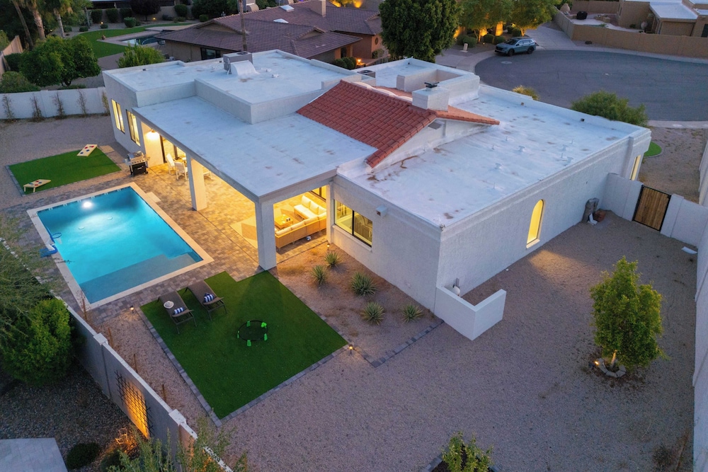El Dorado by Avantstay Luxe 4BR w/ Pool, Putting Green, Fireplace Near Kierland