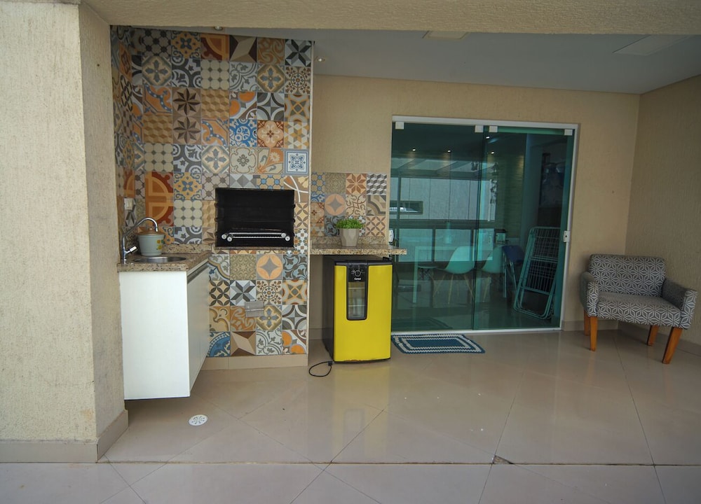 Apto pet Friendly c Churrasqueira a 100m da Praia