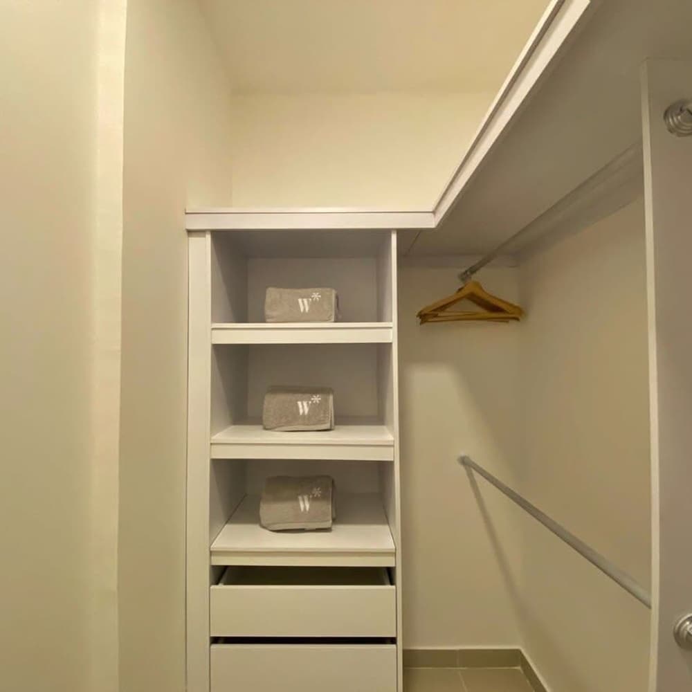 w Incredible 2BR w Unique View n AC