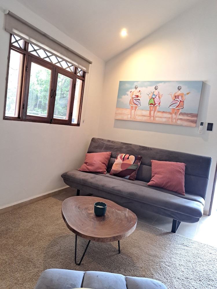 Zoa Villas - 2 minutes to the beach