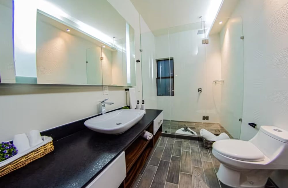 Luxury 4BR Villa with Pool