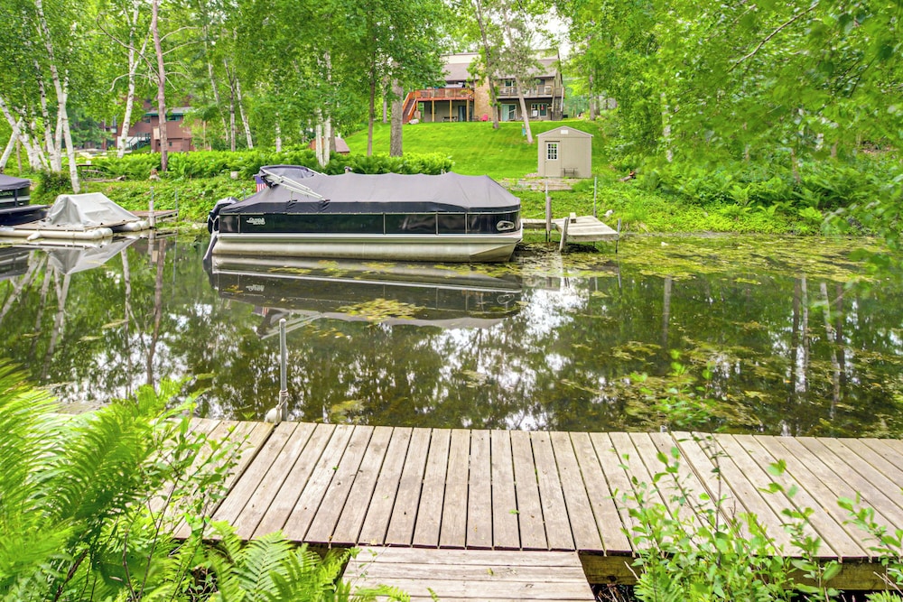 Canal Across Street: Family Cabin in Breezy Point!