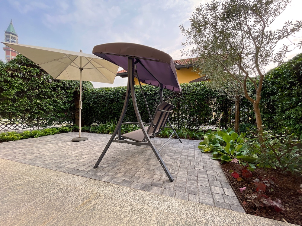 Modern Apartment, Private Garden, 25km From Milan