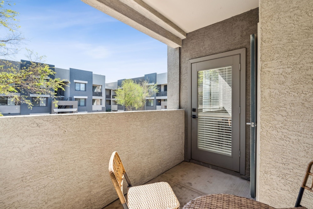 CozySuites at Zone Westgate