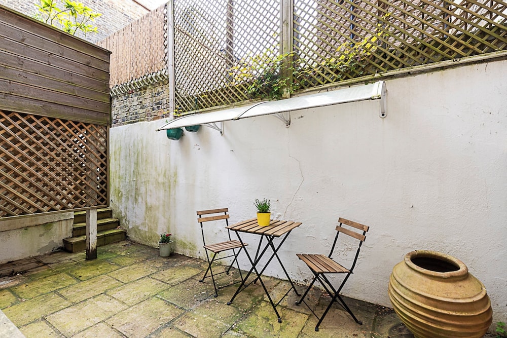 outdoor bbq area