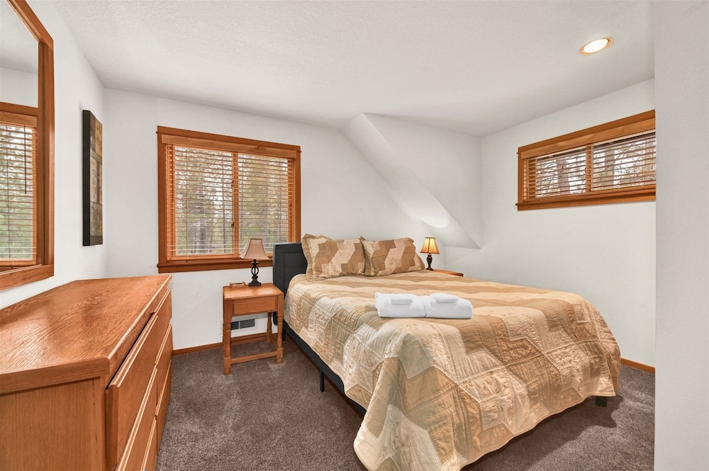 Otter 8 3 Bedroom Home