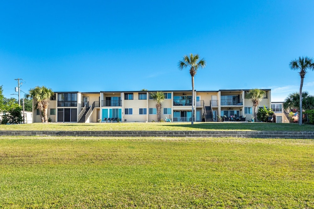 Sea Palm 2b 2 Bedroom Condo