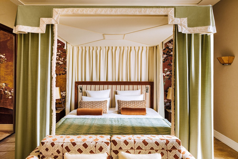 Saint James Paris - Relais & Chateaux