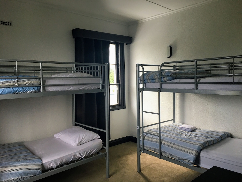 BoBs Hostel