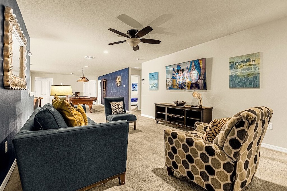 9BR Luxury Vacation Villa near Disney