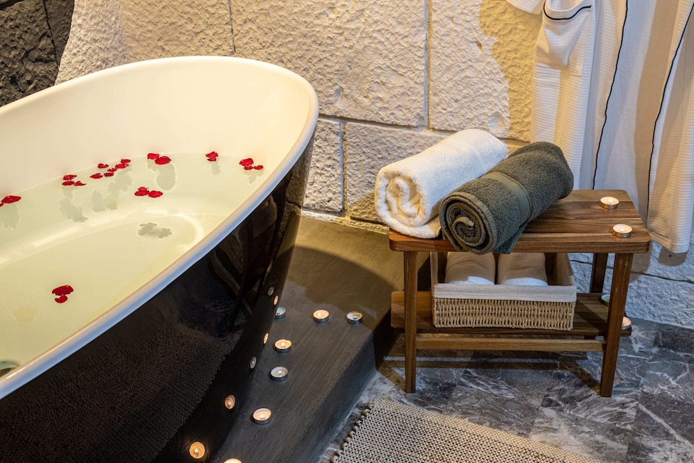 Rooftop Hot Tub 3 Levels 5bedroom in Villa Noria