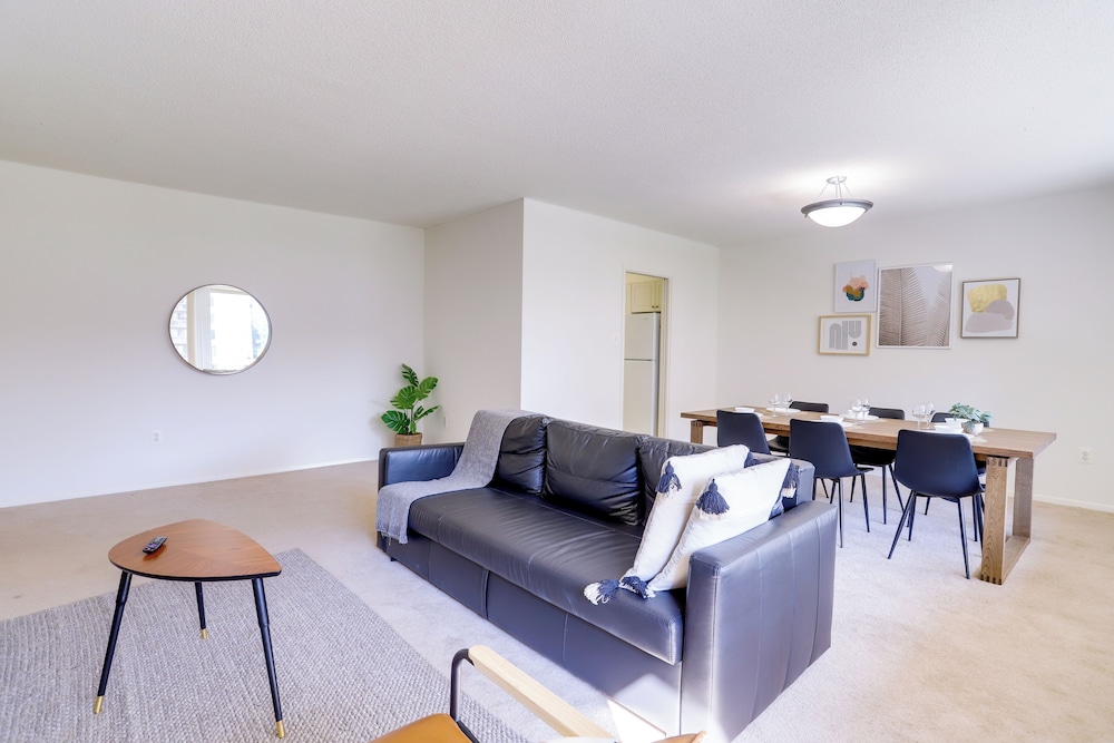 Crystal City Condo w Top Amenities
