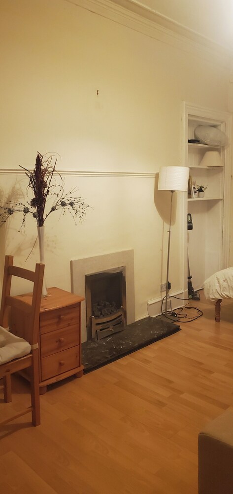 Flat in Glasgow,close to all Local Amenities,