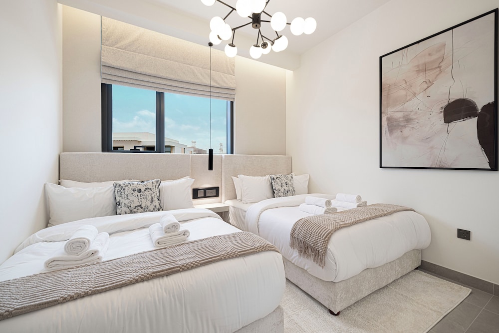 Arabian Ranches 3 Luxury 4 Bedroom Villa