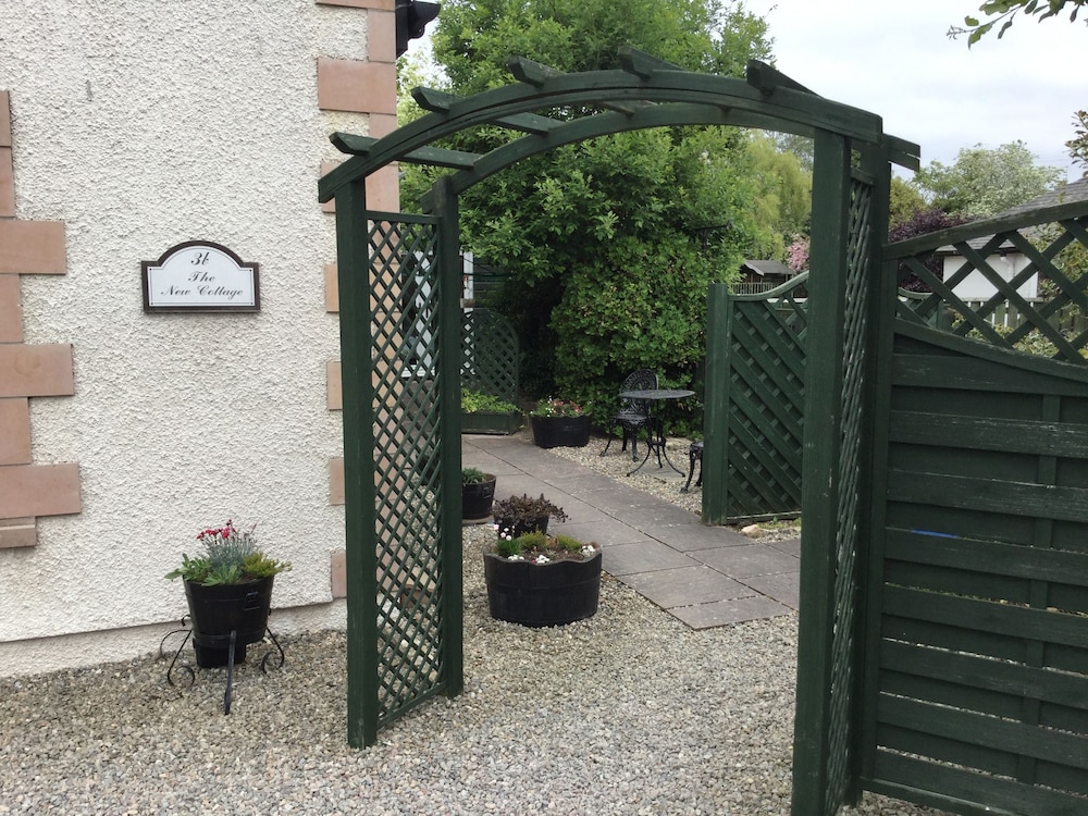 Inverness Apartments - New Cottage