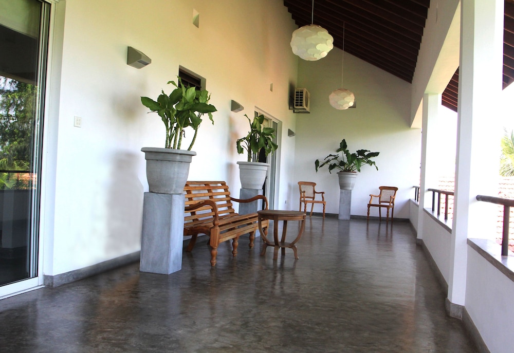 Hotel The Lagoon Villa - Image 1