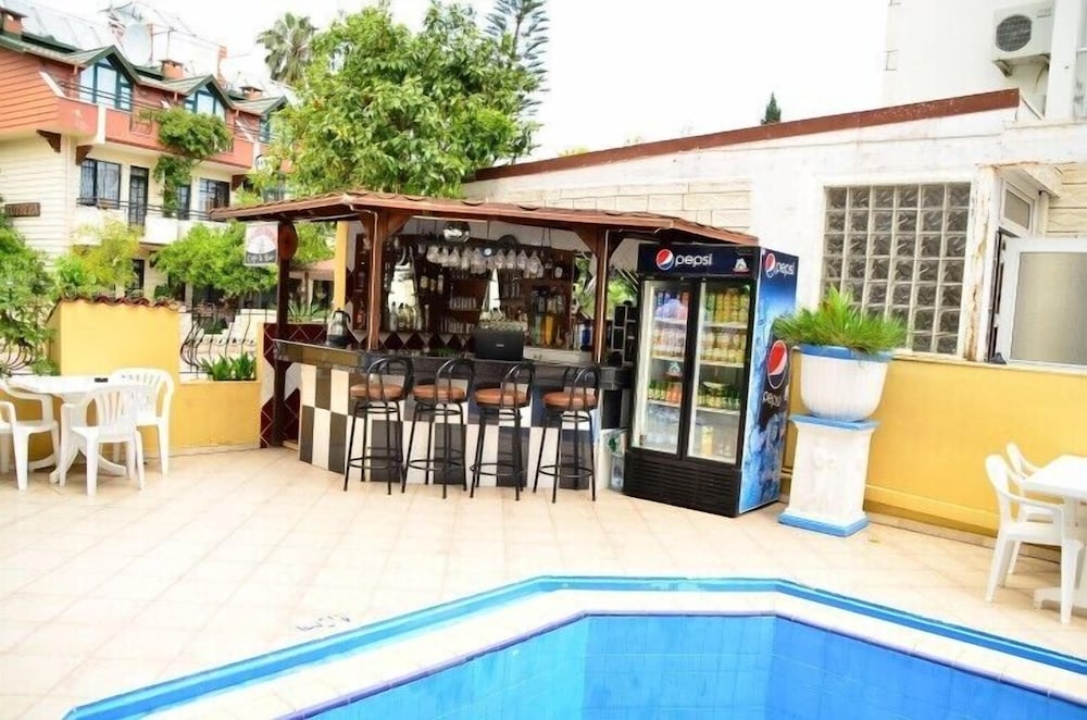 Golden Rock Hotel