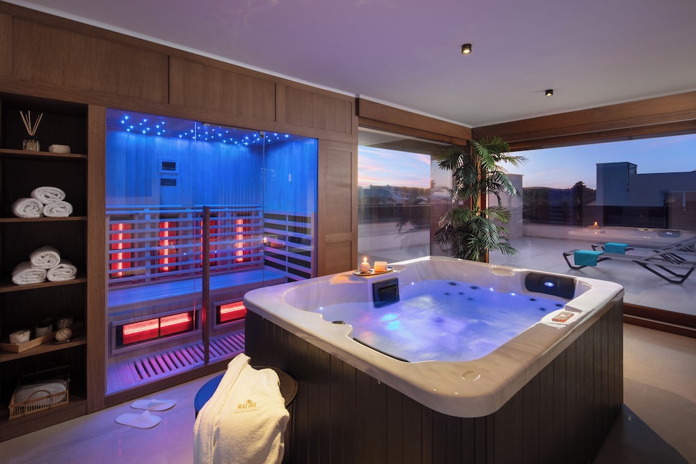 Malibu Royal