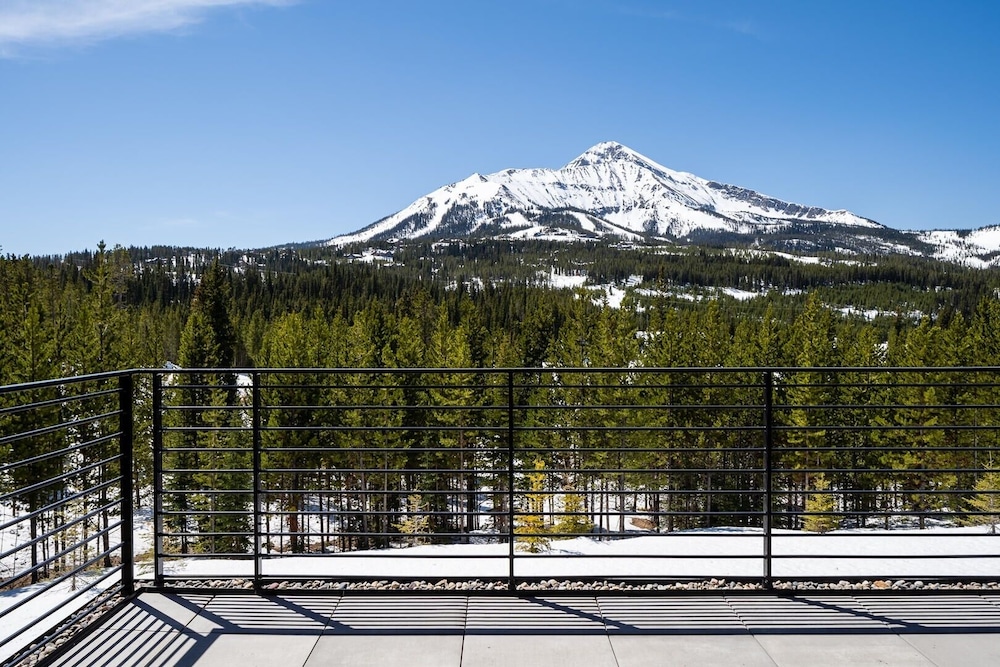 Big Sky Lake Lodge