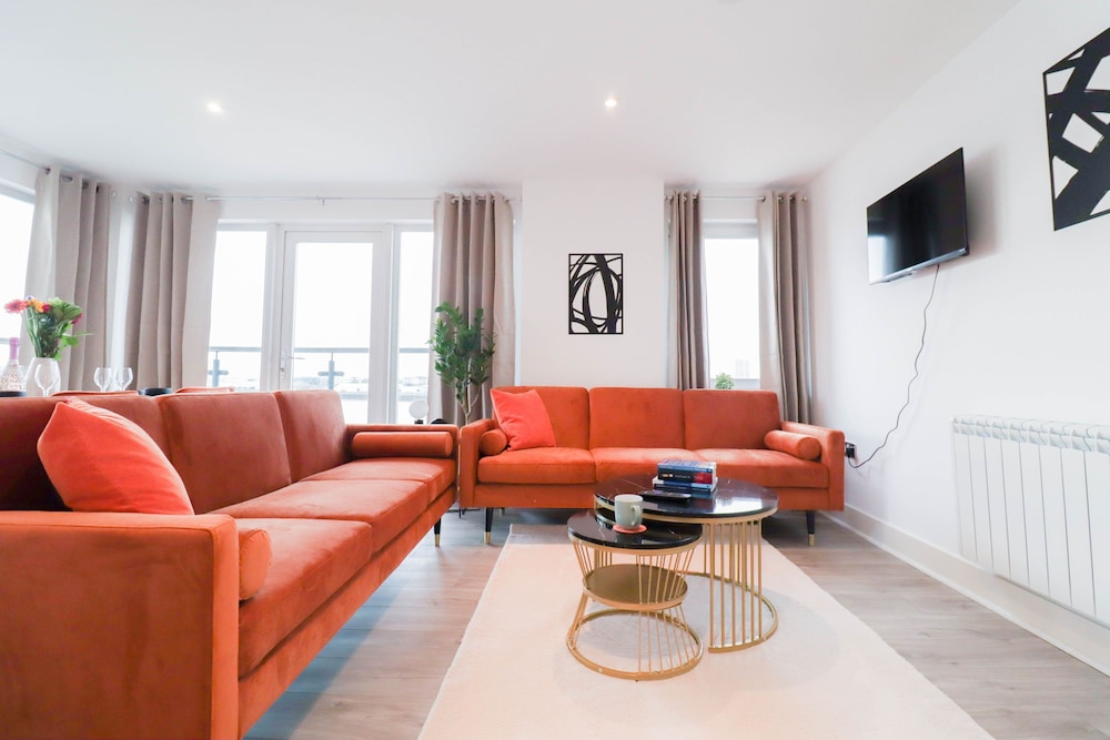 Stunning Riverside Apartment