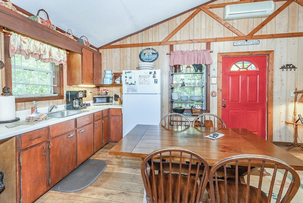 The Cabins at Seven Foxes