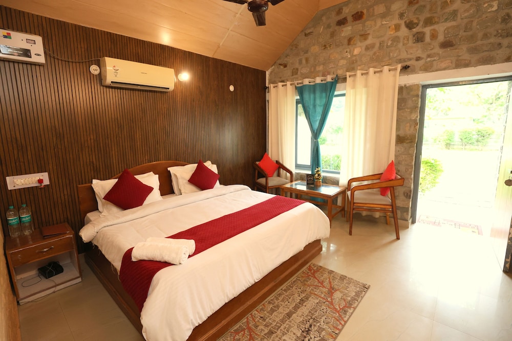 Aranya Resort & Suites By Shivaneel