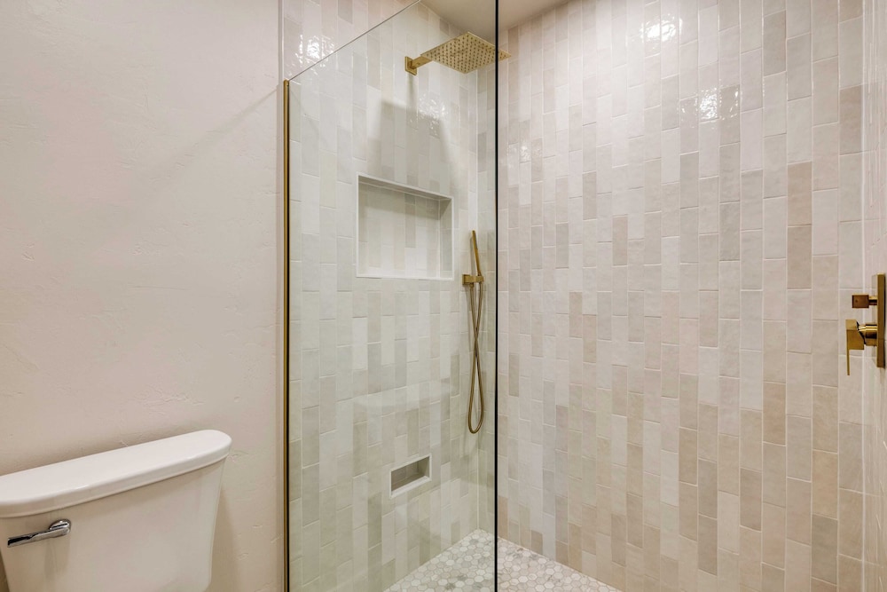 Sol Vista Private Oasis w/ Pool, Putting Green, and Prime Location