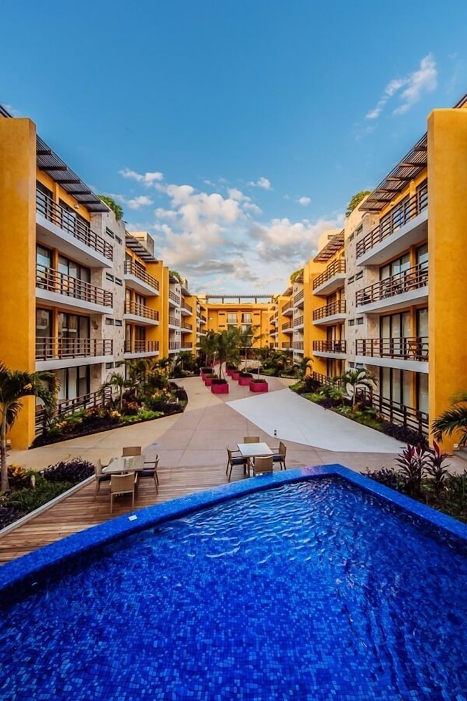 Trendy 2BR condo centermost by Happy Address