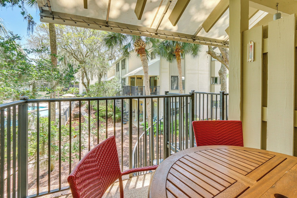 Walk to Beach: Bright Hilton Head Island Villa!