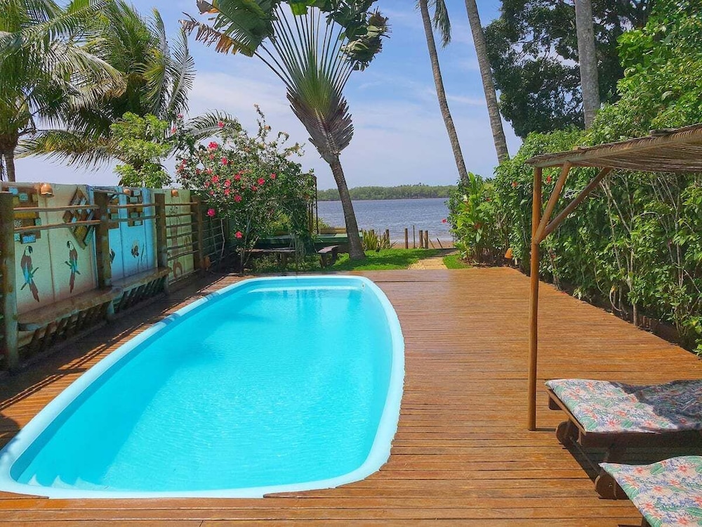 Casa de Temporada Felicidade, 38 Hóspedes, 2 Piscinas, 9 Suítes e 2 Churrasqueiras em Itacaré Bahia