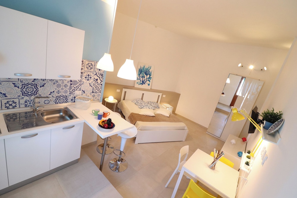 Casa Maya Modern Open-space Apartment Steps From Otrantos Seafront
