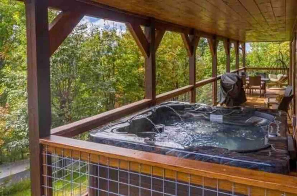 Lux Cabin Mtn Views Flat Parking Dog Friendly