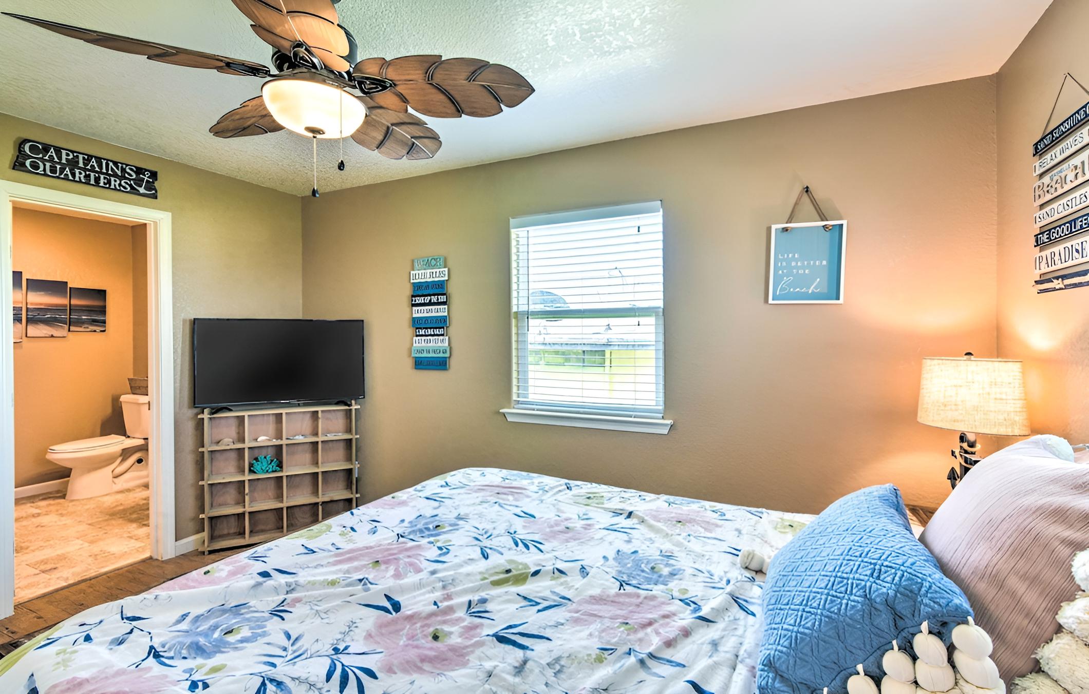 Colorful Freeport Beach Home: 1/2 Mi to Shore