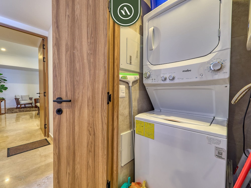 Harbor 171 Unit 1009