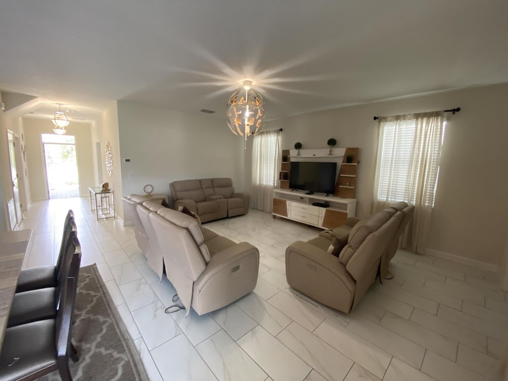 Champions Gate 6BR Villa Pool Spa Retreat