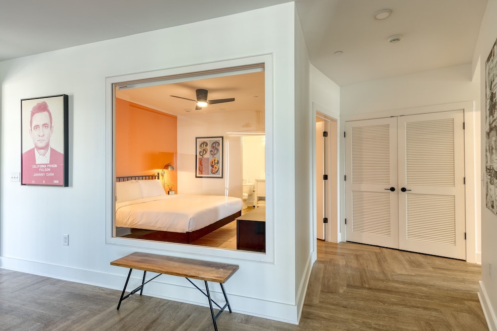 The Carter 401 by Avantstay 4BR Balcony