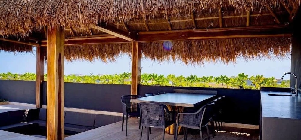 Great Located Studio PH With Private Pool by Waves Management