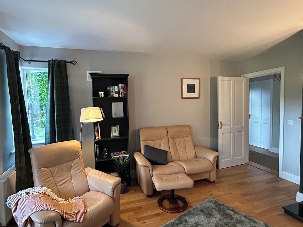 4 Bedroom Detached Home Close to Kenmare Town