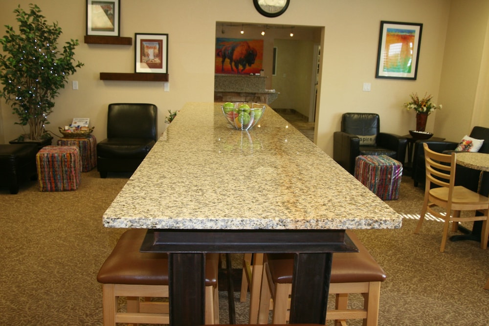 Buffalo Vacations - Buffalo Inn - Property Image 1