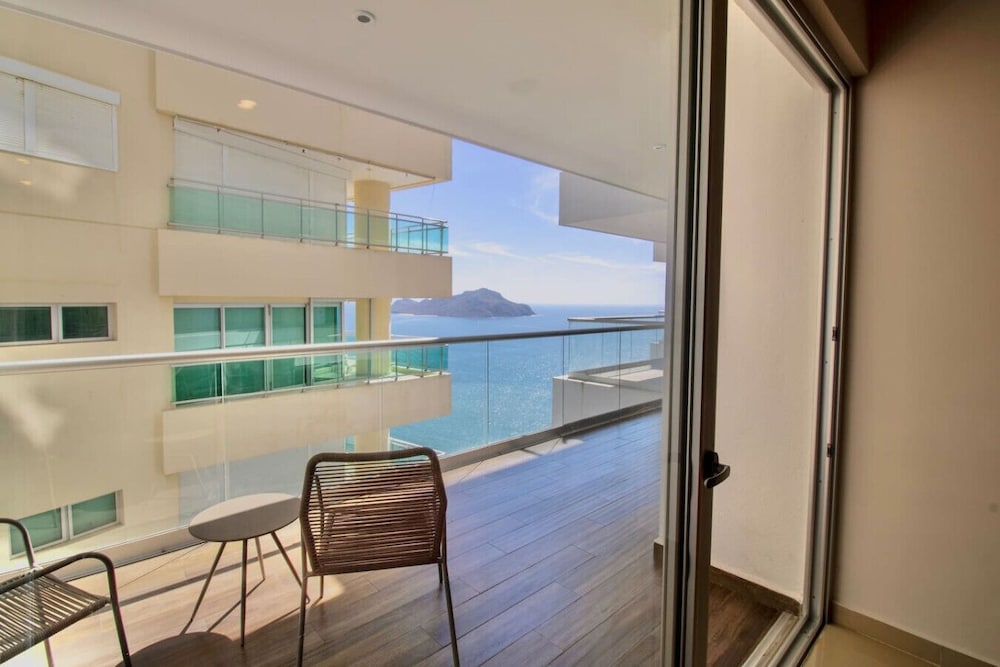 Torre Eleve Apartments
